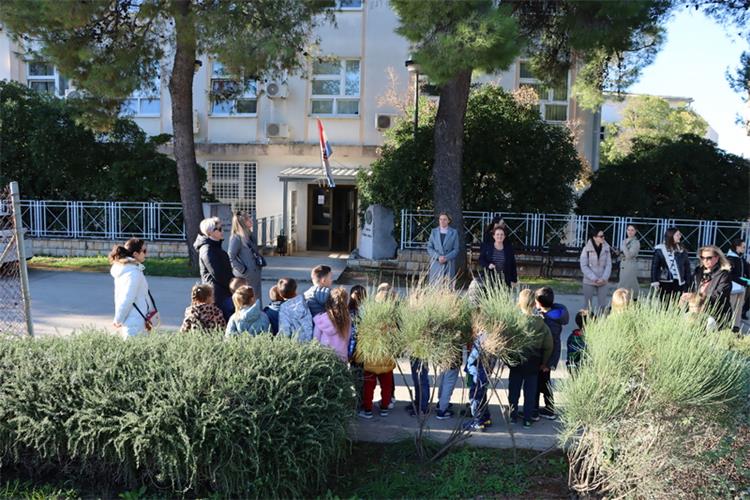 Slika /2023/PREVENCIJA/posjet vrtić studeni 1.JPG